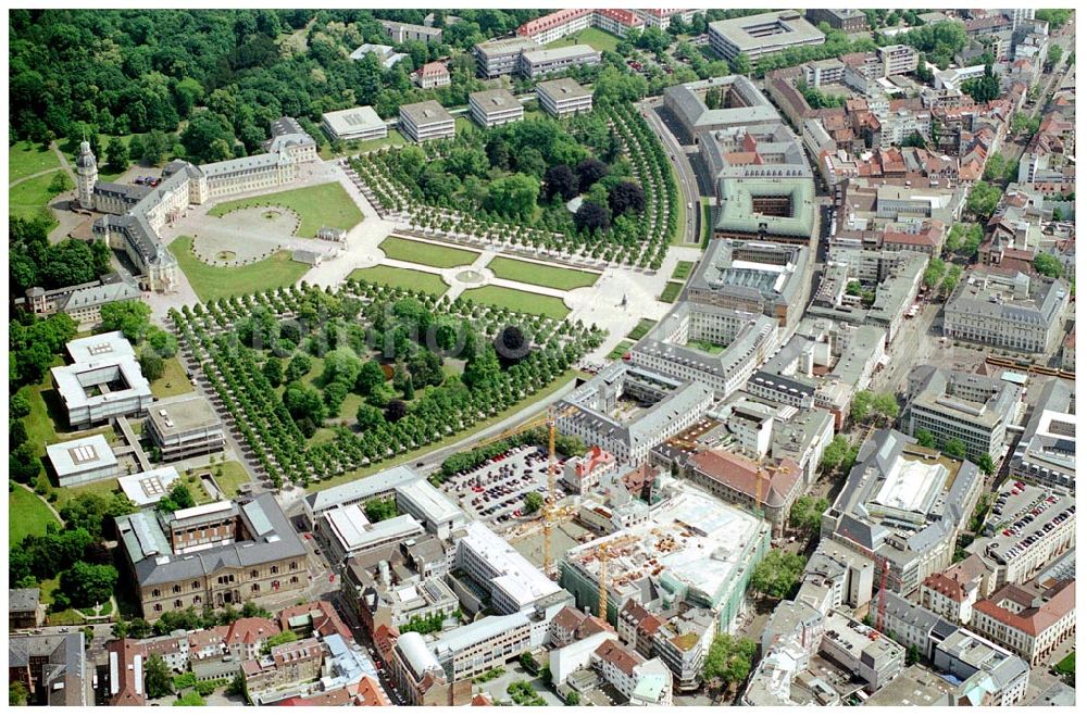 Karlsruhe from the bird's eye view: 27.05.2004 Schloß Karlsruhe