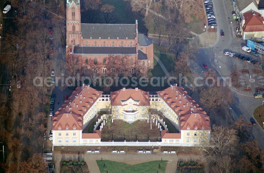 Aerial image Frankfurt-Oder - 18.12.2003 Schloß und Kirche in Frankfurt-Oder Multimedia Design & Marketing Dr. Fedorko Tel.: 03342 - 2137877 Fax: 03342 - 249327 Rosegger Str. 40 15366 Neuenhagen kontakt@brandenburg-info.com Tourismus Verein Frankfurt (Oder) e.V. Karl-Marx-Str. 8a 15230 Frankfurt (Oder) Tel: 0335 - 325216 Fax: 0335 - 22565 TMB Tourismus-Marketing Brandenburg GmbH Am Neuen Markt 1 14467 Potsdam Tel. 0331-200 47 47 Fax 0331-29873-28 hotline@reiseland-brandenburg.de complan Gesellschaft für Kommunalberatung, Planung und Standortentwicklung mbH Hathumar Drost, Silke Geurts Jägerallee 21 D- 14469 Potsdam fon +49 (0) 331 – 20 151 20 fax +49 –(0)331 – 20 151 11 info@ag-historische-stadtkerne.de