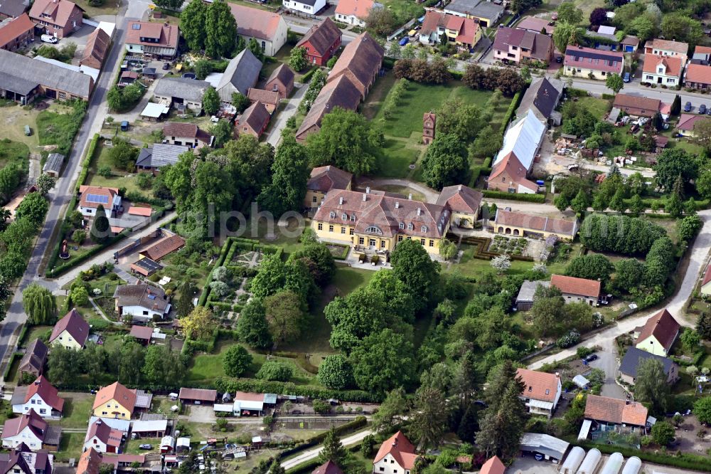 Aerial photograph Kleßen-Görne - Building complex in the park of the castle Klessen in Klessen-Goerne in the state Brandenburg, Germany