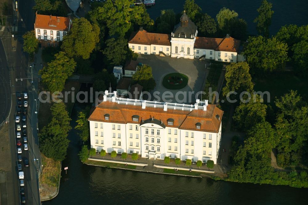 Aerial photograph Berlin - Palace Koepenick on the banks of Dahme in the district Koepenick in Berlin, Germany