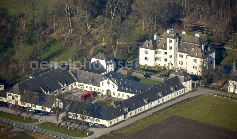 Aerial photograph Meschede - The Laer castle with chapel Laer in Meschede in the Sauerland region in North Rhine-Westphalia