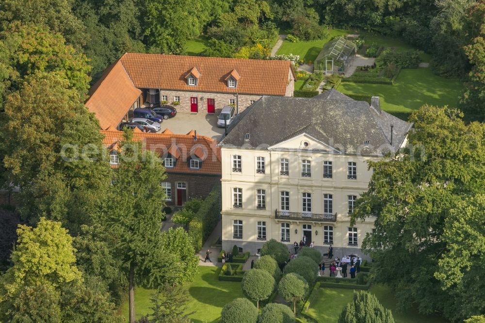 Aerial image Rheurdt - Castle Leyenburg in Vluyner road in Rheurdt the Lower Rhine in North Rhine-Westphalia