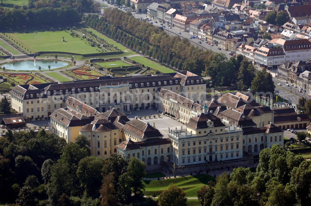 Aerial photograph Ludwigsburg - Blick auf das Schloss Ludwigsburg mit Gartenanlage. Das Residenzschloss in Ludwigsburg wurde zwischen 1704 und 1733 unter der Herrschaft von Herzog Eberhard Ludwig von Württemberg im Barockstil errichtet. Es ist eine der größten barocken Schlossanlagen Deutschlands. Kontakt: Schlossverwaltung Ludwigsburg, Schlossstraße 30, 71634 Ludwigsburg, Tel. +49(0)7141 18-2004, Fax +49(0)7141 18-6434, E-mail: info@schloss-ludwigsburg.de