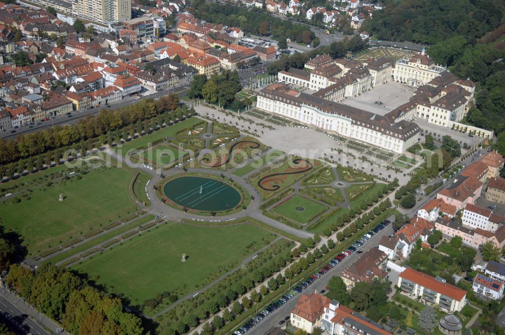 Aerial image Ludwigsburg - Blick auf das Schloss Ludwigsburg mit Gartenanlage. Das Residenzschloss in Ludwigsburg wurde zwischen 1704 und 1733 unter der Herrschaft von Herzog Eberhard Ludwig von Württemberg im Barockstil errichtet. Es ist eine der größten barocken Schlossanlagen Deutschlands. Kontakt: Schlossverwaltung Ludwigsburg, Schlossstraße 30, 71634 Ludwigsburg, Tel. +49(0)7141 18-2004, Fax +49(0)7141 18-6434, E-mail: info@schloss-ludwigsburg.de