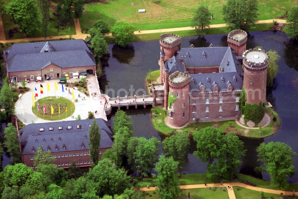 Aerial image Bedburg-Hau - Water castle Moyland in Bedburg-Hau in the state North Rhine-Westphalia a popular destination for day-tripper