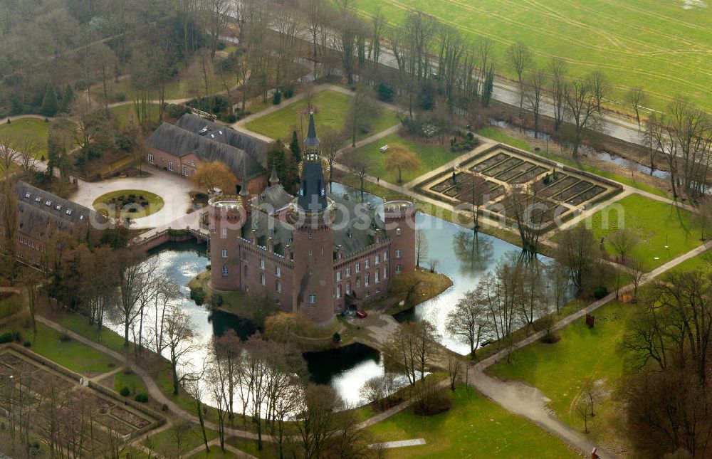 Bedburg-Hau from the bird's eye view: View Moyland, a surge in Bedburg-Hau in the district of Kleve, which is among the most important Gothic buildings in North Rhine-Westphalia. Moyland houses a museum's extensive collection of modern art of the brothers van der Grinten and is a popular destination on the Lower Rhine