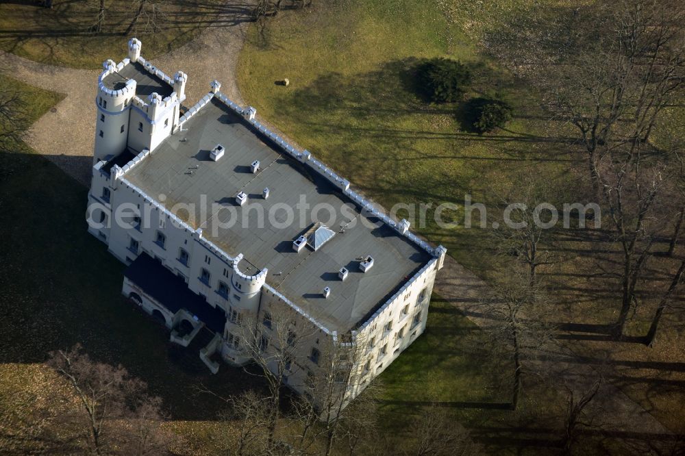 Aerial photograph Märkisch Wilmersdorf - The Maerkisch Wilmersdorf Castle at Trebbin in the state of Brandenburg is today among other things, used as a gallery. The manor belonged to the Count of Schwerin lot of centuries and was used according to the expropriation as a children's home. The manor house is surrounded by a park