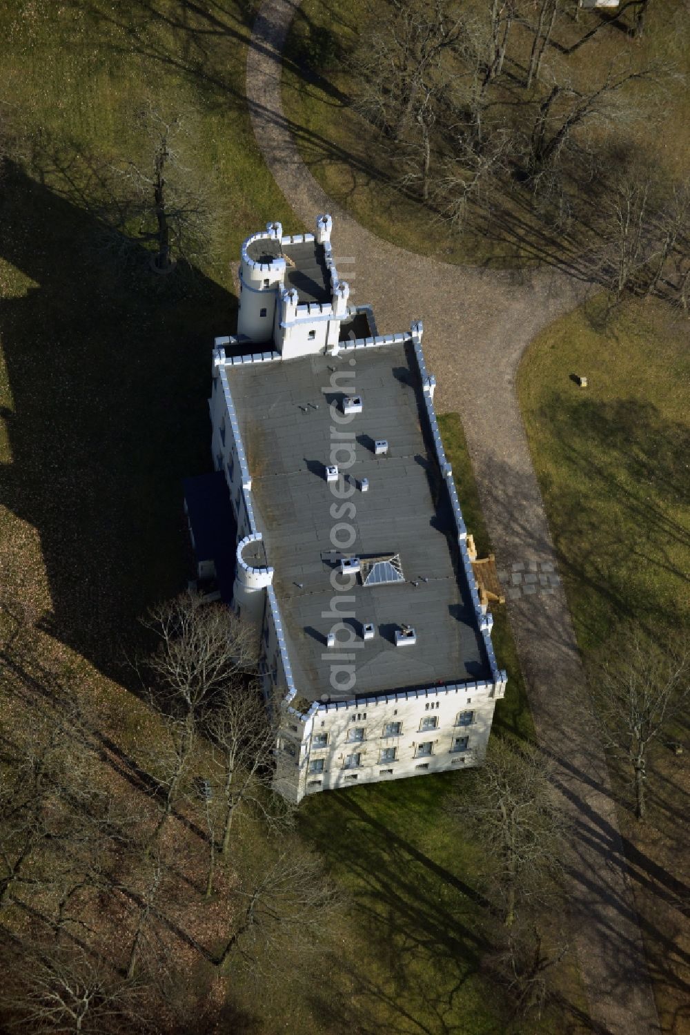 Märkisch Wilmersdorf from above - The Maerkisch Wilmersdorf Castle at Trebbin in the state of Brandenburg is today among other things, used as a gallery. The manor belonged to the Count of Schwerin lot of centuries and was used according to the expropriation as a children's home. The manor house is surrounded by a park