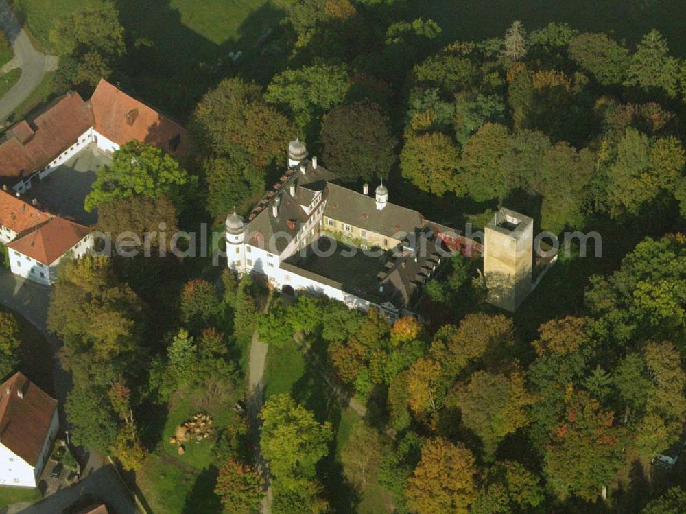 Thalmassing from above - Schloss Neueglofsheim ist ein Schloßhaus am Südhang des Eichelberges bei Thalmassing. Schloss Neueglofsheim, Neueglofsheim 1, 93107 Thalmassing