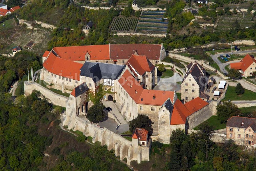 Aerial photograph Freyburg/Unstrut - Blick auf Schloss Neuenburg. Die sagenumwobene Anlage entstand um 1090, hoch über dem Winzerstädtchen Freyburg. Bereits im 19. Jahrhundert begann sie ein beliebtes Ausflugsziel zu werden. Ein erstes Museum entstand 1935. Anschrift: Stiftung Dome und Schlösser in Sachsen-Anhalt, Museum Schloss Neuenburg, Schloss 1, 06632 Freyburg (Unstrut); Tel.: 034464-35530