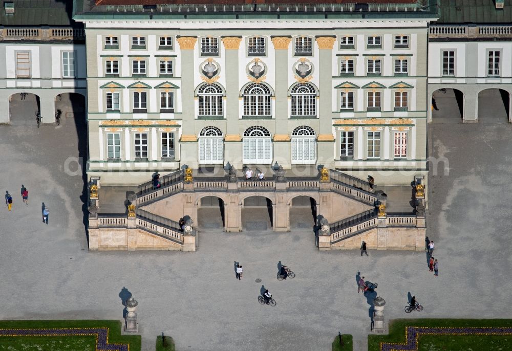 Aerial photograph München - Palace of Nymphenburg Palace - Middle Building - in the district of Neuhausen-Nymphenburg in Munich in the state Bavaria, Germany