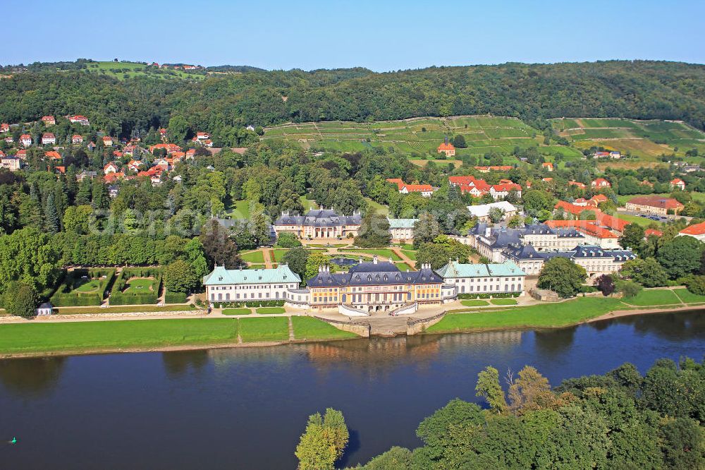 Pillnitz from above - Schloss & Park Pillnitz, die bedeutendste chinoise Schlossanlage Europas am Ufer der Elbe. Castle Pillnitz on the banks of the Elbe in Pillnitz.