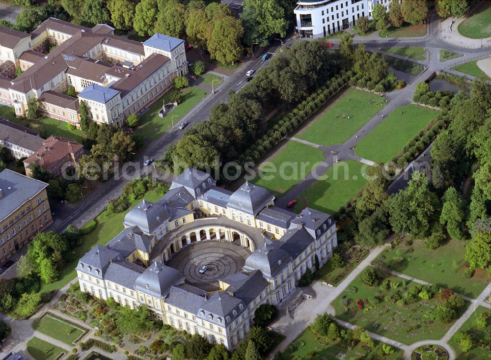 Bonn from the bird's eye view: Das Poppelsdorfer Schloss ist ein Barockschloss in Bonn-Poppelsdorf. Es ist der Nachfolgebau einer 1583 zerstörten gotischen Wasserburg und wurde von 1715 (Grundsteinlegung 21. August) bis 1740 geplant und errichtet. Rechts sieht man das Institut für Mikrobiologie & Biotechnologie. The baroque castle of Poppelsdorf is located in Bonn-Poppelsdorf. It is the reproduction of a gothic water castle which was destroyed in 1583. It was planed and build between 1715-1740. On the right side is the Institut for microbiology and biotechnology.