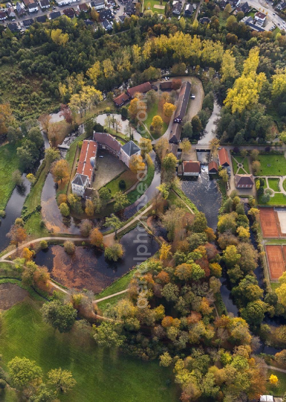 Aerial image Rheda-Wiedenbrück - Rheda Castle with the Castle Park in Rheda-Wiedenbrück in the state of North Rhine-Westphalia