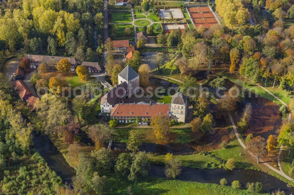 Aerial image Rheda-Wiedenbrück - Rheda Castle with the Castle Park in Rheda-Wiedenbrück in the state of North Rhine-Westphalia