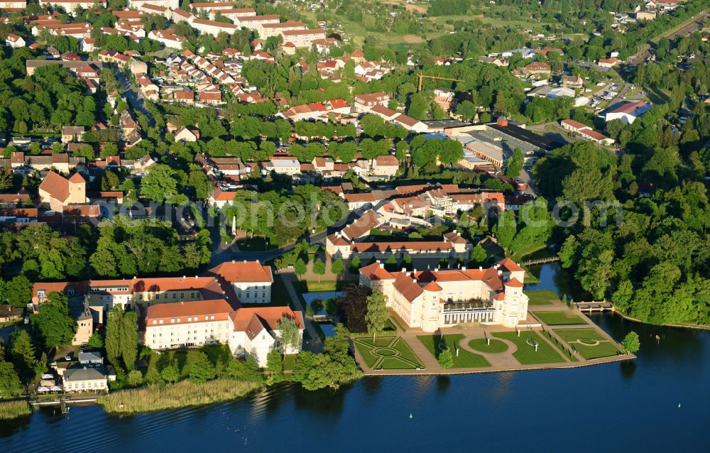 Aerial photograph Rheinsberg - Rheinsberg Castle in Rheinsberg on the banks of the Rheinsberg Lake in the state of Brandenburg, Germany