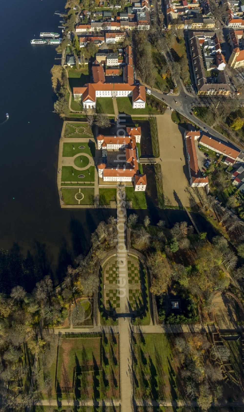 Rheinsberg from the bird's eye view: Castle Rheinsberg am Grienericksee in Brandenburg