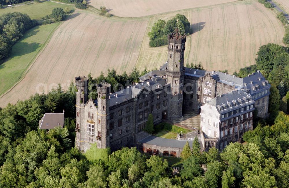 Aerial image Balduinstein - Blick auf das Schloss Schaumburg nahe der Ortschaft Balduinstein in Rheinland- Pfalz. Die Schlossanlage wurde im 12. Jahrhundert errichtet. View to the castle Schaumburg near the village Balduinstein in Rhineland-Palatinate. The castle was built in the 12.century.