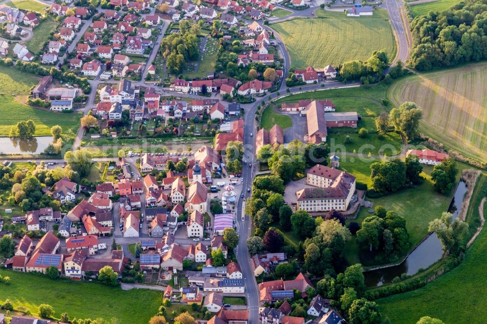 Aerial photograph Rentweinsdorf - Building complex in the park and the castle in Rentweinsdorf in the state Bavaria, Germany