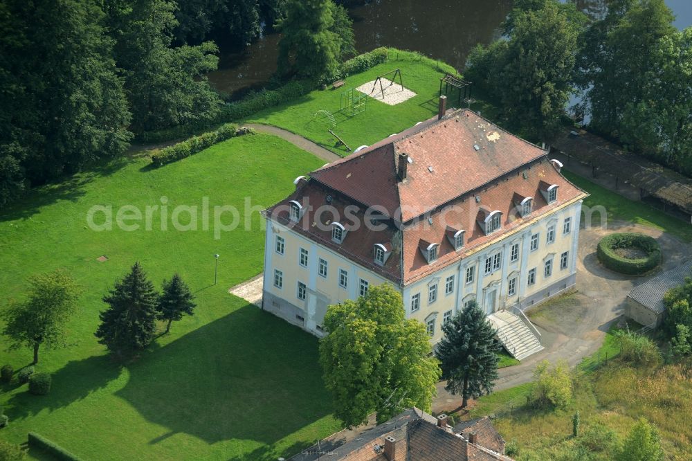 Aerial photograph Steinach - Castle, park and pond in Steinach in the state of Saxony