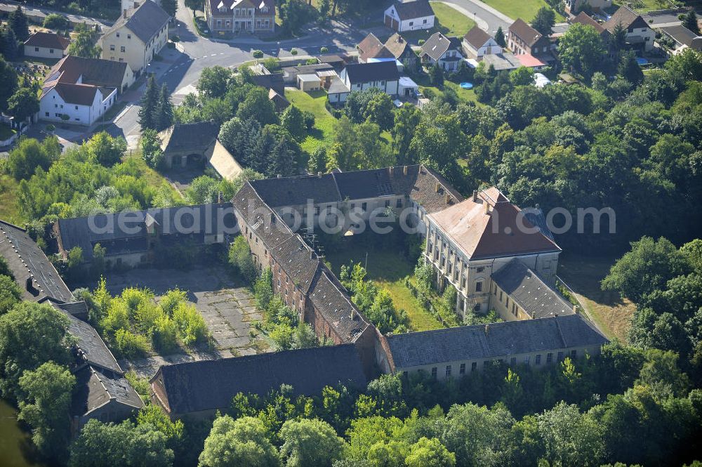 Aerial image Wölkau - Das Schloss Schönwölkau in Wölkau, Sachsen. Es ist in Privatbesitz und kann nur von Außen besichtigt werden. Castle Woelkau in Schoenwoelkau, Saxony. It is Wolfgang Gerbere property and can only be viewed from the outside.