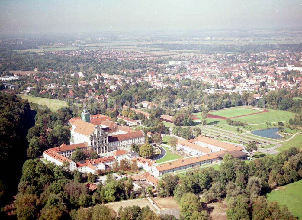 Fürstenfeldbruck from above - 30.09.2002 Schloß und Stadt Fürstenfeldbruck Stadtmuseum Fürstenfeldbruck im Kloster Fürstenfeld Fürstenfeld 1 DE-82256 Fürstenfeldbruck Tel: 08141/61130 und 44046 Fax: 08141/611333 info@stadtmuseumffb.de