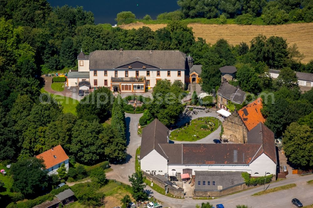 Aerial image Witten - Castle and palace Schloss Steinhausen with stables and outbuildings in Witten in the state of North Rhine-Westphalia