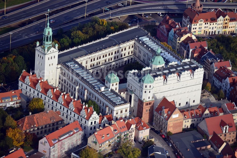 Stettin from the bird's eye view: View onto the Ducal Castle in Szczecin in the Westpomeranian Voivodeship of Poland. The Ducal Castle was the seat of the dukes of Pomerania-Stettin of the House of Pomerania. Today the castle is one of the largest cultural centres in the Westpomeranian Voivodeship