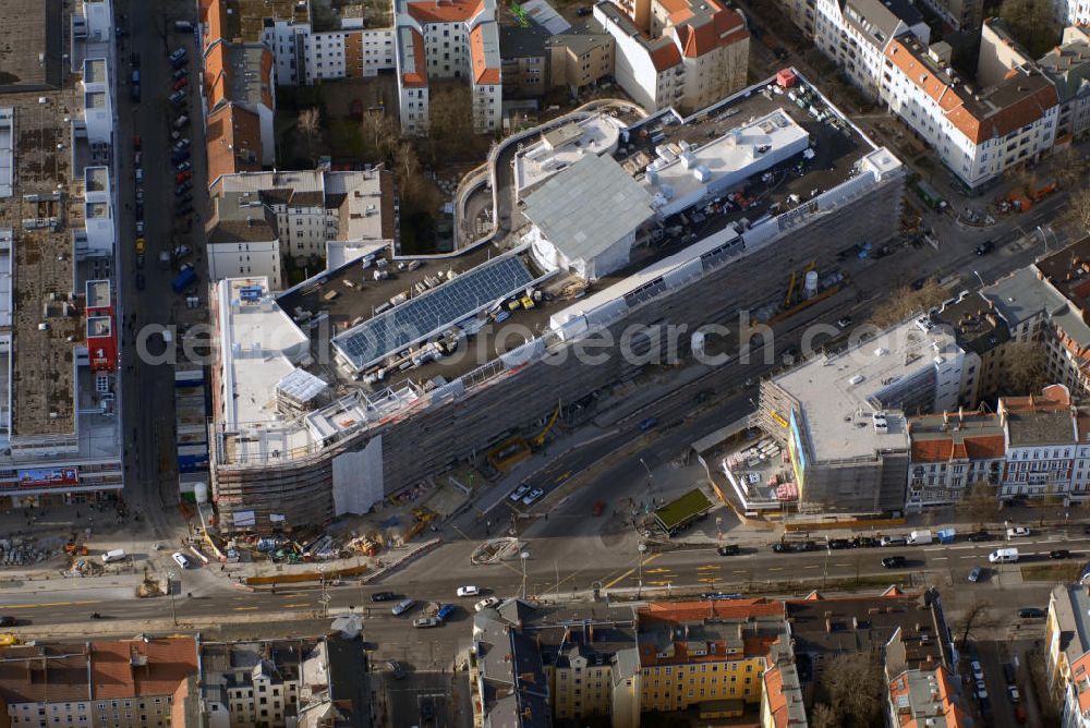 Aerial image Berlin - Blick auf das Schloss - Straßen - Center ( SSC ) in Steglitz Berlin. Das Schloss - Straßen - Center wurde Ende März 2007 fertiggestellt und eröffnet. Mit der zentralen Lage direkt am Verkehrsknotenpunkt Walther - Schreiber - Platz und den über 70 Fachgeschäften bietet das Center einen bequemen Einkaufsort für die Einwohner. Kontakt: DTZ Zadelhoff Tie Leung GmbH, Centermanager: Werner Gresens, Walther-Schreiber-Platz 1, 12161 Berlin, Tel.: +49(0)30 886 22 95 0, Fax +49(0)30 886 22 95 30, Email: ssc@donaldsons.de