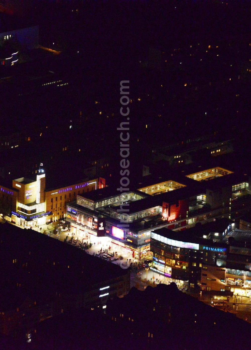 Aerial photograph Berlin Steglitz - Night image with a view over the Schloss- Straßen- Center at the Walther- Schreiber- Platz in the district Steglitz in Berlin