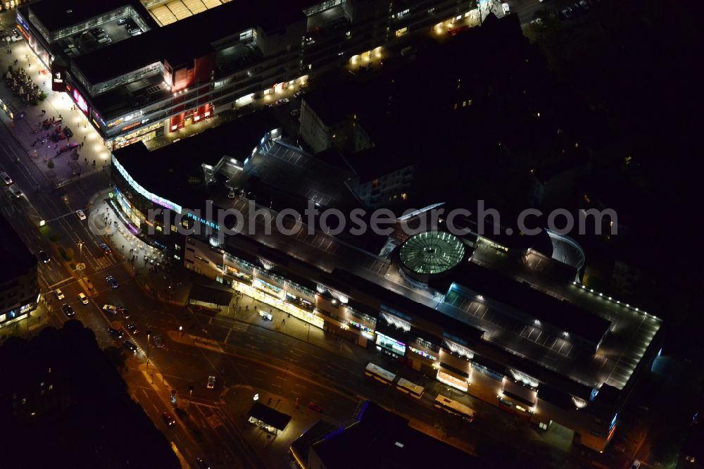 Berlin Steglitz from the bird's eye view: Night image with a view over the Schloss- Straßen- Center at the Walther- Schreiber- Platz in the district Steglitz in Berlin