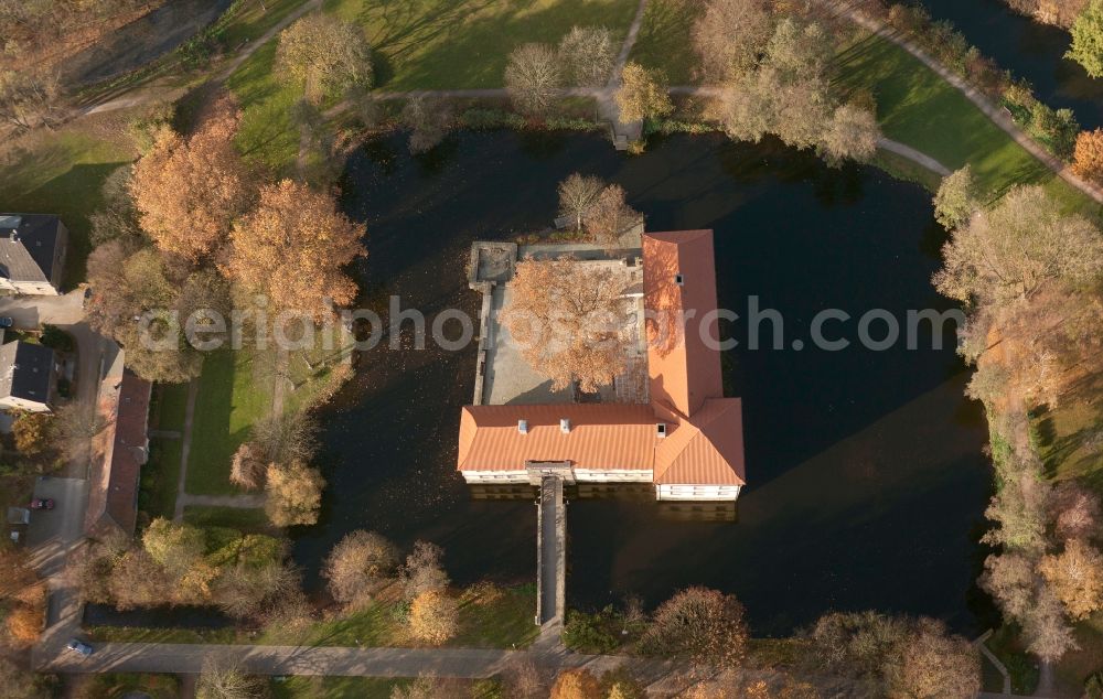 Aerial photograph Herne OT Baukau - View of the castle Struenkede in the district of Baukau in Herne in the state of North Rhine-Westphalia