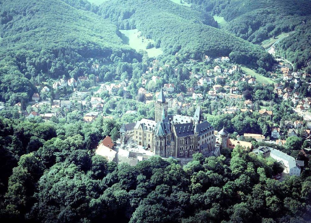 Wernigerode from the bird's eye view: Schloß Wernigerode im Harz