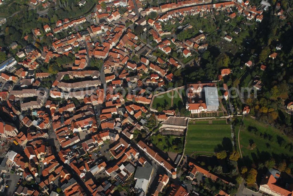 Schmalkalden from above - Blick auf die Stadt Schmalkalden und das Schloss Wilhelmsburg. Das Schloss gilt aufgrund seiner umfassend erhaltenen Außenanlagen, der originalen Raumstruktur mit farben-prächtigen Wandmalereien und herrlicher Stuckatur als bedeutendes Denkmal der Renaissance-Baukunst. Kontakt: Schlossberg 9, 98574 Schmalkalden; Tel. 03683/ 403186Schmalkalden 09.10.2006 Blick auf die Stadt Schmalkalden und das Schloss Wilhelmsburg. Das Schloss gilt aufgrund seiner umfassend erhaltenen Außenanlagen, der originalen Raumstruktur mit farben-prächtigen Wandmalereien und herrlicher Stuckatur als bedeutendes Denkmal der Renaissance-Baukunst. Kontakt: Schlossberg 9, 98574 Schmalkalden; Tel. 03683/ 403186