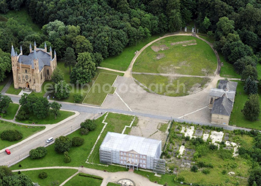 Aerial image Neustrelitz - Schlossgelände an der Hertelstraße in Neustrelitz, Mecklenburg-Vorpommern. Es ist geprägt durch die Schlosskirche und eine Zeltkonstruktion vom ehemaligen Neustrelitzer Residenzschloss. Castle ground at the street Hertelstrasse in Neustrelitz, Mecklenburg-Western Pomerania. It is characterized by the castle church and a tent construction of the former castle of Neustrelitz.