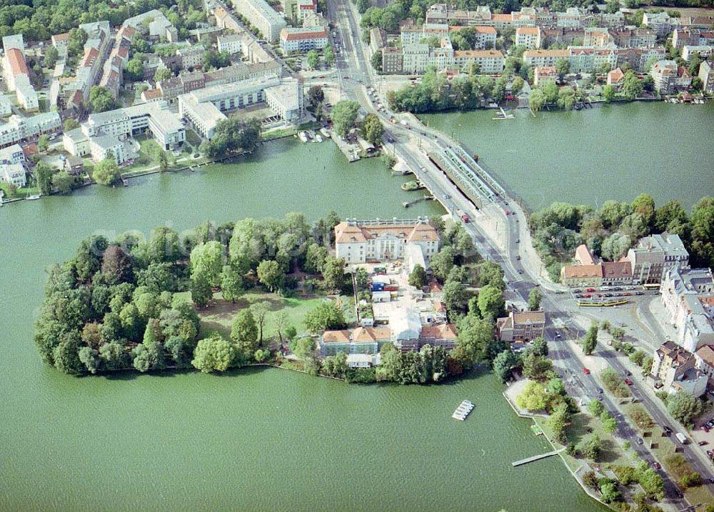 Aerial photograph Berlin - Köpenick - Schloßinsel in Berlin - Köpenick.