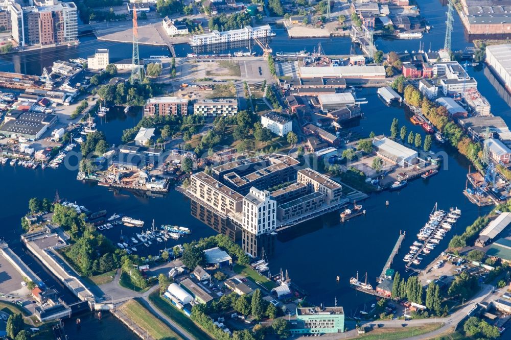 Aerial photograph Harburg - Castle-Island on the banks of the ports of Harburg in the district Harburg in Hamburg, Germany