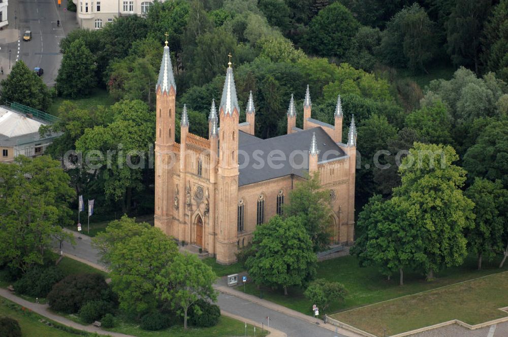 Neustrelitz from above - Neustrelitz 23.5.2009 Blick auf die neugotische Schlosskirche Neustrelitz. Erbaut wurde die Kirche von 1855 bis 1859 durch den Baumeister Friedrich Wilhelm Buttel. Das Gebäude dient heute als Veranstaltungsort für Konzerte und Ausstellungen.