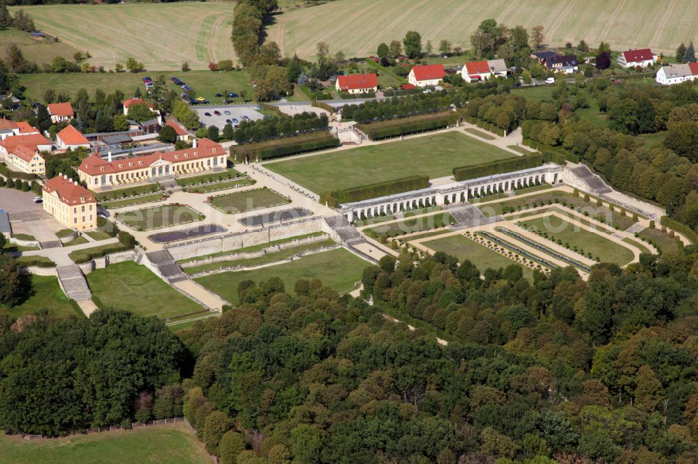 Heidenau from the bird's eye view: Paths and green areas of the park area of the castle park Barockgarten Grosssedlitz on street Parkstrasse in Heidenau in the state Saxony, Germany