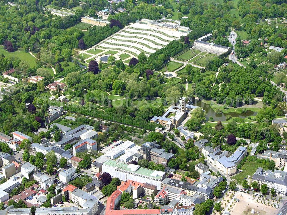 Aerial photograph Potsdam / BRB - Blick auf den Schloßpark Sanssouci sowie das Schloß selbst. Ebenso das Rekonstruierte Krankenhaus Potsdam. Schloss Sanssouci Zur historischen Mühle 14469 Potsdam T: (0331) 9 69 41 90