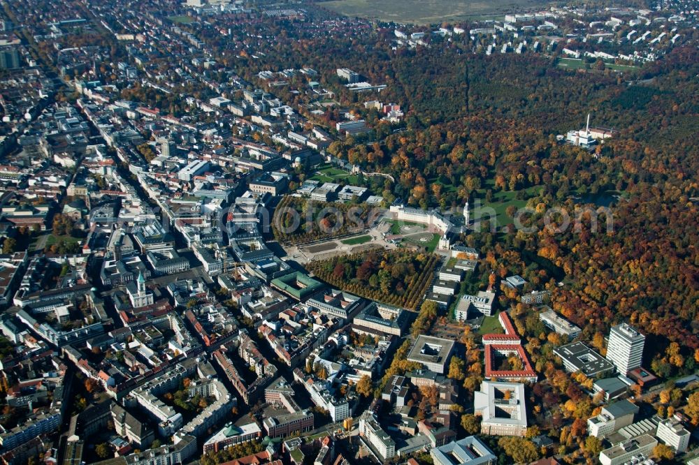 Karlsruhe from the bird's eye view: Building complex in the park of the castle Karlsruher Schloss und Zirkel in Karlsruhe in the state Baden-Wuerttemberg