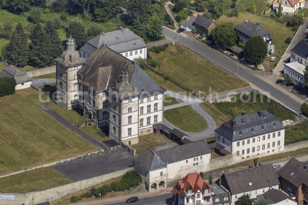 Aerial image Warstein / Sichtigvor - Castle Park Castle Sichtigvor Warstein Sauerland in North Rhine-Westphalia