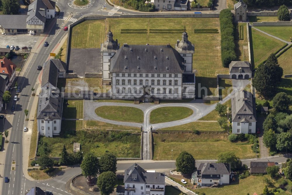 Warstein / Sichtigvor from above - Castle Park Castle Sichtigvor Warstein Sauerland in North Rhine-Westphalia