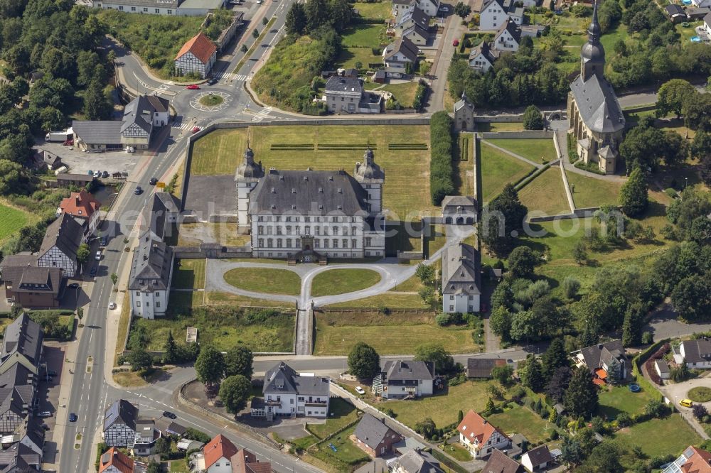 Warstein / Sichtigvor from the bird's eye view: Castle Park Castle Sichtigvor Warstein Sauerland in North Rhine-Westphalia