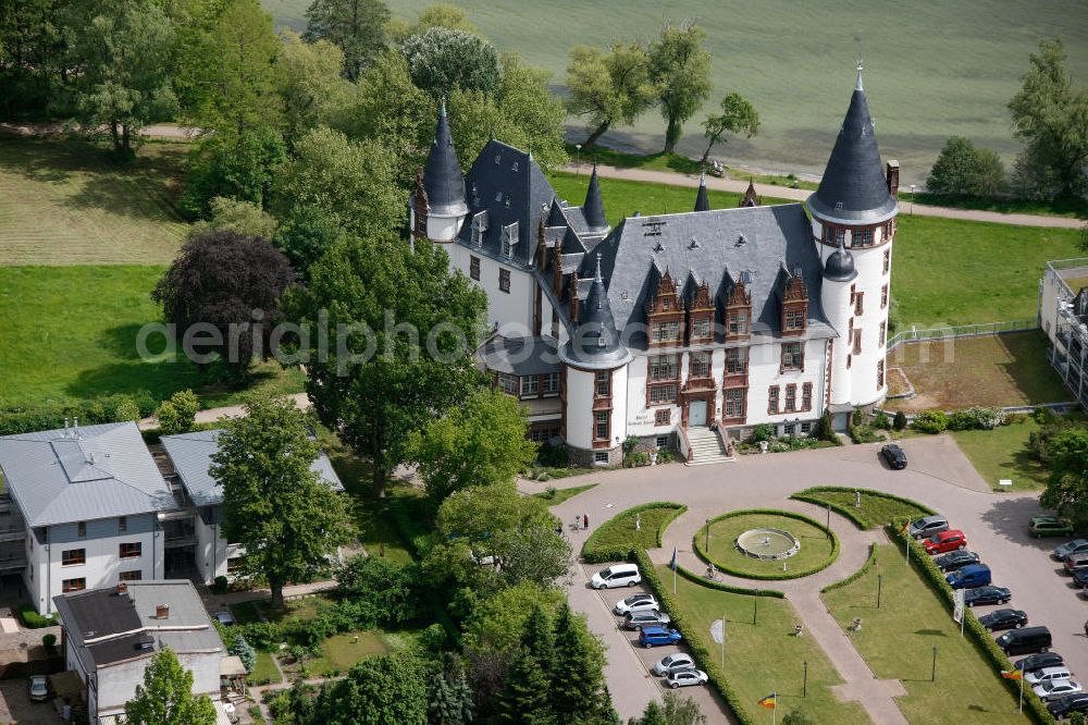 Aerial image Klink / Müritz - Blick auf den Schloßpark und das Schloßhotel Klink im gleichnamigen Erholungsort am Ufer der Müritz in Mecklenburg-Vorpommern. Castle Park and the Castle Hotel in Klink same resort on the shores of Lake Müritz in Mecklenburg-Vorpommern.