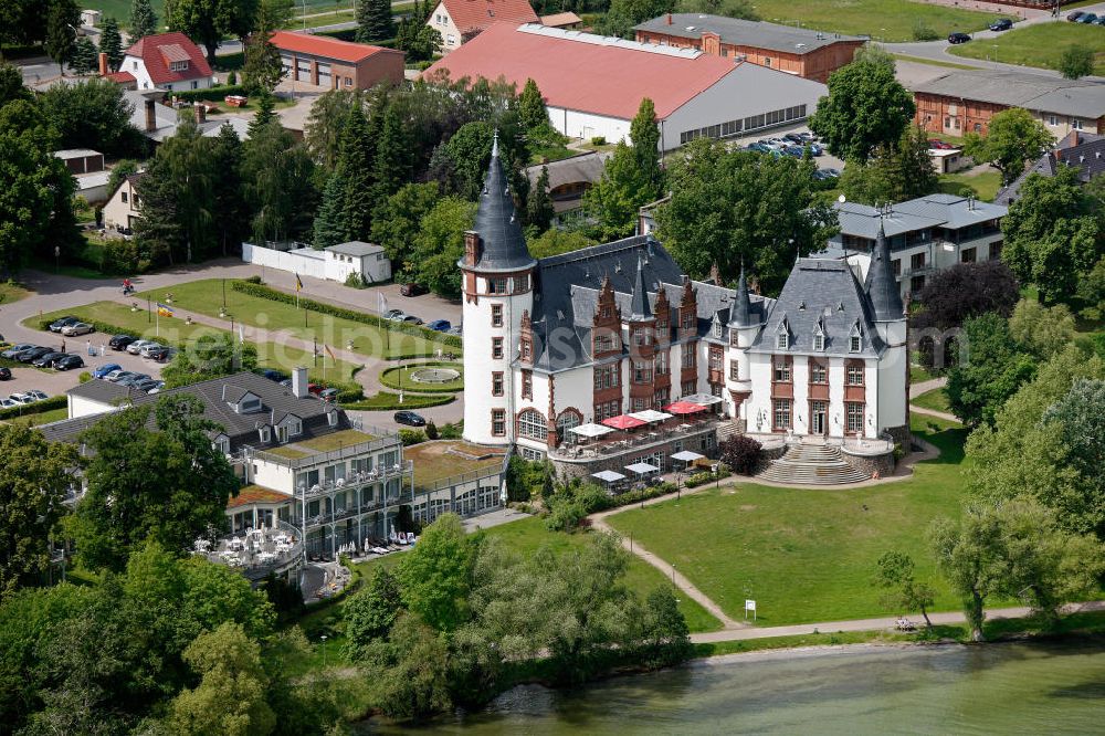 Aerial image Klink / Müritz - Blick auf den Schloßpark und das Schloßhotel Klink im gleichnamigen Erholungsort am Ufer der Müritz in Mecklenburg-Vorpommern. Castle Park and the Castle Hotel in Klink same resort on the shores of Lake Müritz in Mecklenburg-Vorpommern.