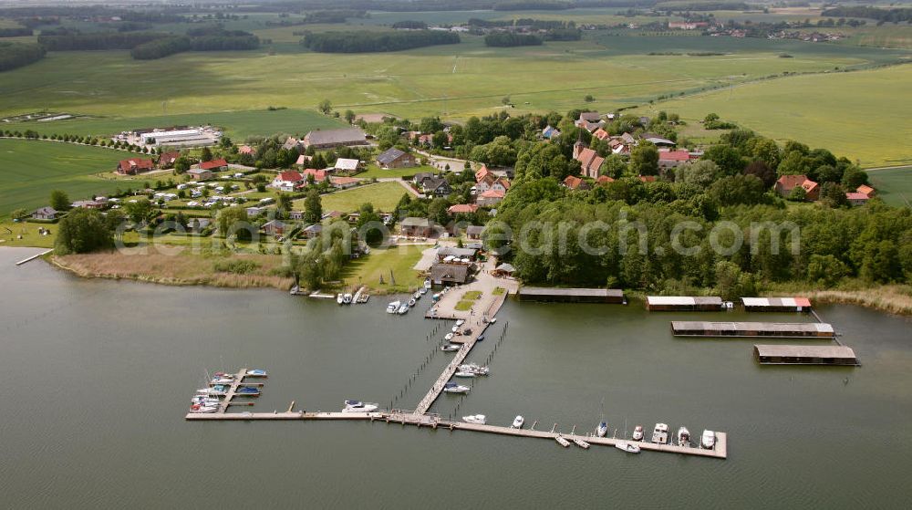 Aerial image Klink / Müritz - Blick auf den Schloßpark und das Schloßhotel Klink im gleichnamigen Erholungsort am Ufer der Müritz in Mecklenburg-Vorpommern. Castle Park and the Castle Hotel in Klink same resort on the shores of Lake Müritz in Mecklenburg-Vorpommern.