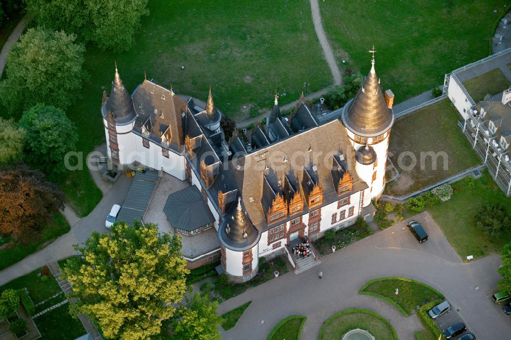 Aerial image Klink / Müritz - Sonnenaufgang am Schloßpark und das Schloßhotel Klink im gleichnamigen Erholungsort am Ufer der Müritz in Mecklenburg-Vorpommern. Castle Park and the Castle Hotel in Klink same resort on the shores of Lake Müritz in Mecklenburg-Vorpommern.