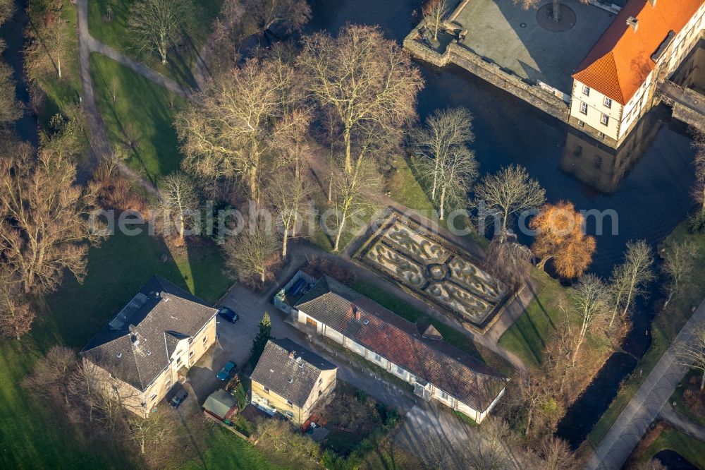 Herne from above - Building complex in the park of the castle Schlosspark Struenkede on Emschertal-Museum Schloss Struenkede on on Karl-Brandt-Weg in Herne in the state North Rhine-Westphalia, Germany