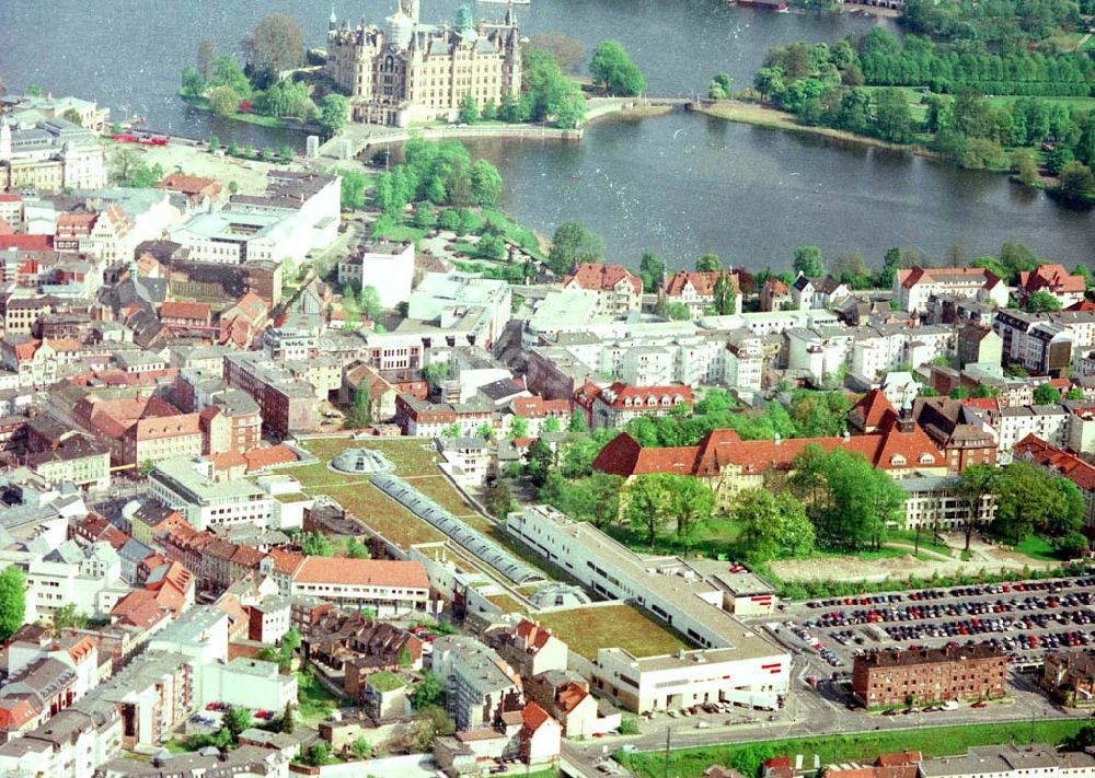 Aerial photograph Schwerin / MV - Schloßparkcenter der ECE in Schwerin / Mecklenburg - Vorpommern 10.05.02